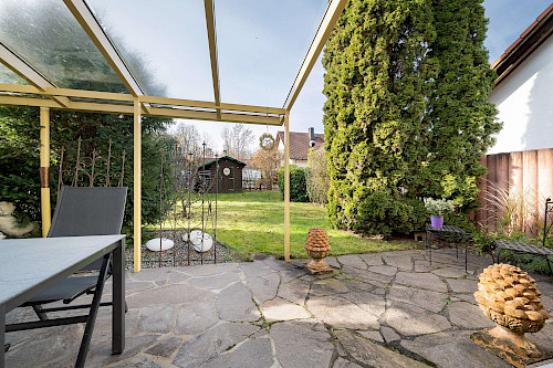 Ruhig und gediegen! Gepflegte Doppelhaushälfte auf schönem Grundstück - Bild 4532110