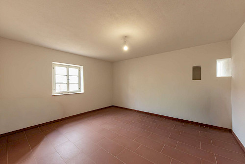 Altbaucharme mit Sonnenplatz! 3-Zimmer-Erdgeschosswohnung mit Südterrasse im kernsanierten Denkmal - Bild 4918197