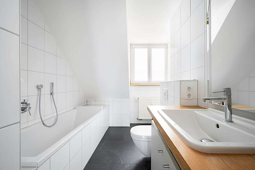 Dachgeschoss, Galerie, Terrasse, Lift! Vermietete 2,5-Zimmer-Maisonette-Wohnung in Bestlage - Bild 5040932