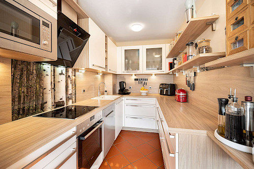 Überraschend unkonventionell! Sehr gepflegte, großzügige Doppelhaushälfte in bester Familienlage - Bild 5129602