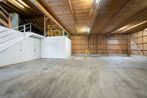 Bestens geeignet für Handwerksbetriebe! Firmengelände mit Bürogebäude und Lagerflächen. - Bild 5025500