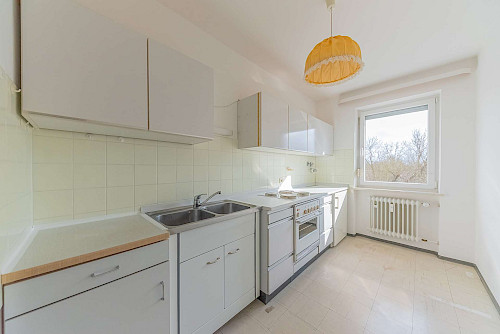 Für Familien! Renovierungsbedürftige 4-Zimmer-Eigentumswohnung mit traumhaftem Ausblick - Bild 5142327