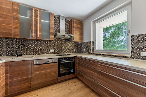 Vom Feinsten! Frisch renovierte 3-Zimmer-Wohnung mit Balkon im Freisinger Norden - Bild 5056331