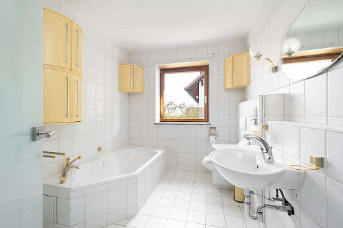 Wohlfühloase und energetisch top (A+)! Großes Einfamilienhaus auf herrlichem Grundstück - Bild 3498465