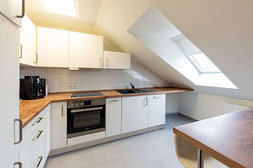 Zu vermieten! Schöne Zwei-Zimmer-Dachgeschosswohnung in verkehrsberuhigter Lage - Bild 5122892