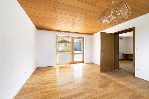 Vielseitig! Gepflegtes, älteres Einfamilienhaus mit viel Platz - Bild 5257036