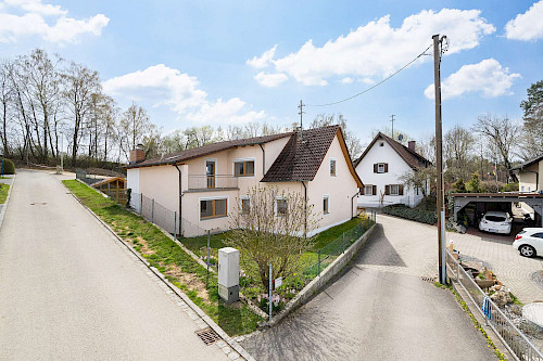 Vielseitig! Gepflegtes, älteres Einfamilienhaus mit viel Platz - Bild 5257036