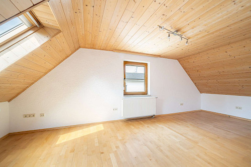 Vielseitig! Gepflegtes, älteres Einfamilienhaus mit viel Platz - Bild 5257036