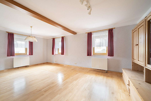 Vielseitig! Gepflegtes, älteres Einfamilienhaus mit viel Platz - Bild 5257036