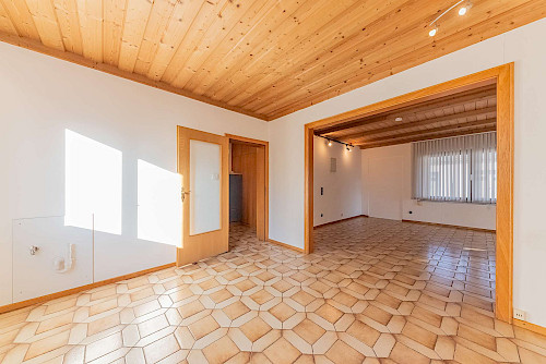 Perfekte Anbindung! Gut geschnittene Gewerbefläche als Büro oder Praxis in Attaching zu vermieten - Bild 5286561