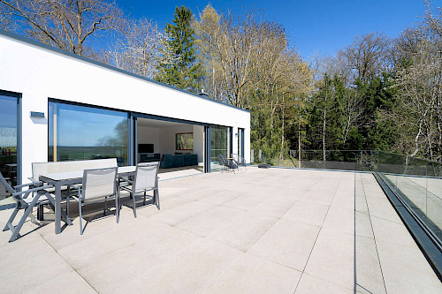 Garten oder Dachterrasse? - Beides! Exklusives ZFH mit Alpenblick vor den Toren Münchens - Bild 5235723