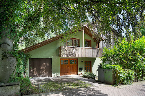 Jung und Alt unter einem Dach!  Großes Zweifamilienhaus mit traumhaftem Garten - Bild 3069672