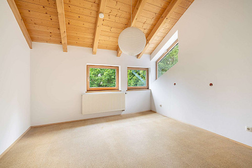 Jung und Alt unter einem Dach!  Großes Zweifamilienhaus mit traumhaftem Garten - Bild 3069672