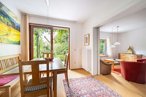Jung und Alt unter einem Dach!  Großes Zweifamilienhaus mit traumhaftem Garten - Bild 3069672