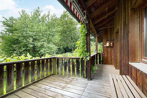 Jung und Alt unter einem Dach!  Großes Zweifamilienhaus mit traumhaftem Garten - Bild 3069672