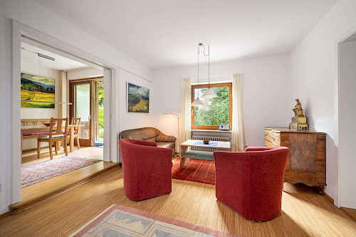 Jung und Alt unter einem Dach!  Großes Zweifamilienhaus mit traumhaftem Garten - Bild 3069672