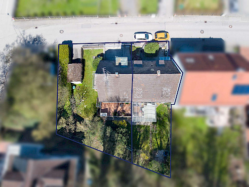 Baugrundstück mit Altbestand! Bebaubar mit einer großen Doppelhaushälfte oder 2 Reihenhäusern - Bild 5369668