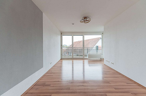 Zu vermieten! Moderne 2-Zimmer-Wohnung mit guter Ausstattung, Balkon und Loggia - Bild 5287226