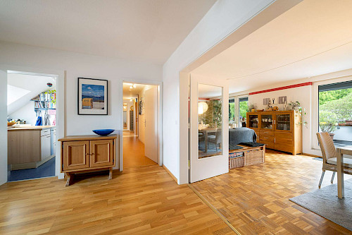Ruhe über den Dächern, Leben vor der Tür! – Traumhafte 4,5-Zimmer-Dachterrassenwohnung im Zentrum - Bild 5372069