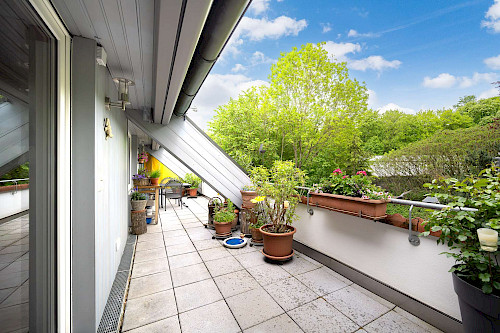 Ruhe über den Dächern, Leben vor der Tür! – Traumhafte 4,5-Zimmer-Dachterrassenwohnung im Zentrum - Bild 5372069