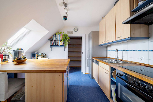 Ruhe über den Dächern, Leben vor der Tür! – Traumhafte 4,5-Zimmer-Dachterrassenwohnung im Zentrum - Bild 5372069