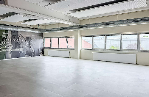 Zu vermieten! Multifunktionsfläche auf ca. 1.027 m² mit 30 Stellplätzen im Freisinger Gewerbegebiet - Bild 5482975