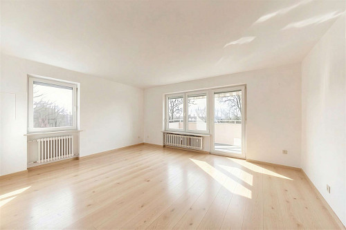 Für Familien! Renovierungsbedürftige 4-Zimmer-Eigentumswohnung mit traumhaftem Ausblick - Bild 5142327