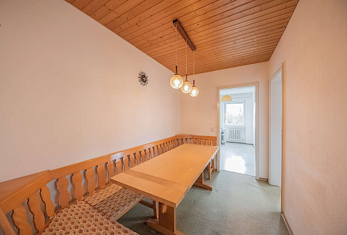 Für Familien! Renovierungsbedürftige 4-Zimmer-Eigentumswohnung mit traumhaftem Ausblick - Bild 5142327