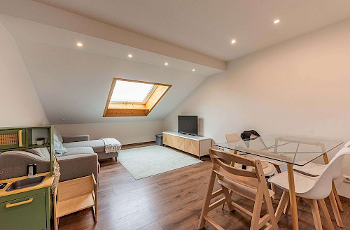 Zu vermieten! Erstklassige 3-Zimmer-Dachgeschoss-Wohnung mit Gartenanteil - Bild 5516297