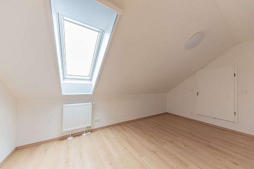 Zu vermieten! Perfekt geschnittene 4-Zimmer-Dachgeschosswohnung mit West-Balkon und Weitblick - Bild 5721790