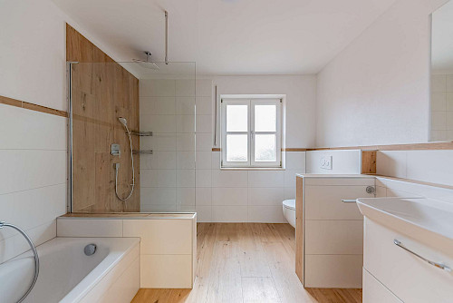 Zu vermieten! Perfekt geschnittene 4-Zimmer-Dachgeschosswohnung mit West-Balkon und Weitblick - Bild 5721790