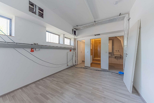 Zu vermieten! Moderne Gewerbefläche als Büro & Lager mit bester Infrastruktur - Bild 5730576