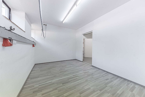 Zu vermieten! Moderne Gewerbefläche als Büro & Lager mit bester Infrastruktur - Bild 5730576
