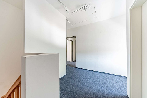 Zu vermieten! Moderne Gewerbefläche als Büro & Lager mit bester Infrastruktur - Bild 5730576