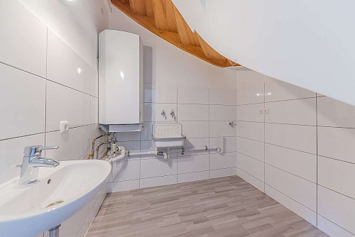 Zu vermieten! Moderne Gewerbefläche als Büro & Lager mit bester Infrastruktur - Bild 5730576