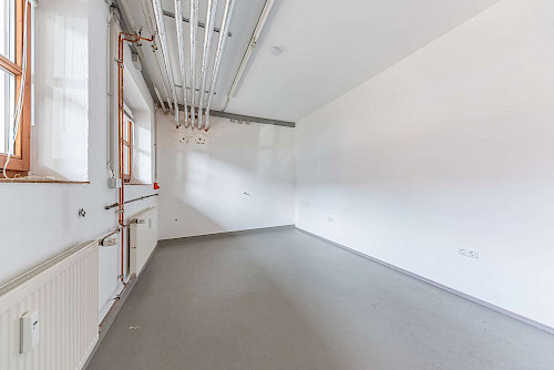 Zu vermieten! Moderne Gewerbefläche als Büro & Lager mit bester Infrastruktur - Bild 5730576