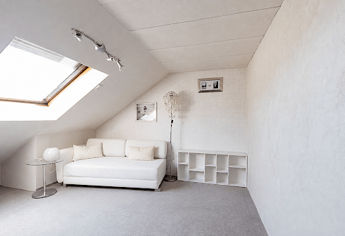 Lichtdurchflutet! 3-Zimmer Dachgeschosswohnung mit sonnigem Gartenanteil - Bild 5772186