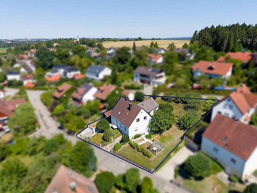 Bungalow oder zweigeschossig? Einfamilienhaus mit vorbereitetem Dachausbau und großem Garten - Bild 5826086