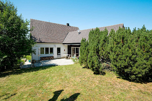 Bungalow oder zweigeschossig? Einfamilienhaus mit vorbereitetem Dachausbau und großem Garten - Bild 5826086