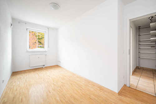Helle Räume und Blick ins Grüne! Schön geschnittene 3-Zimmer-Wohnung mit 2 Balkonen - Bild 4445587