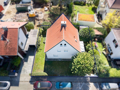 Nähe Waldfriedhof! Kompaktes Grundstück mit Altbestand und gutem Baurecht - Bild 6136511