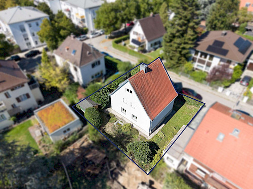 Nähe Waldfriedhof! Kompaktes Grundstück mit Altbestand und gutem Baurecht - Bild 6136511