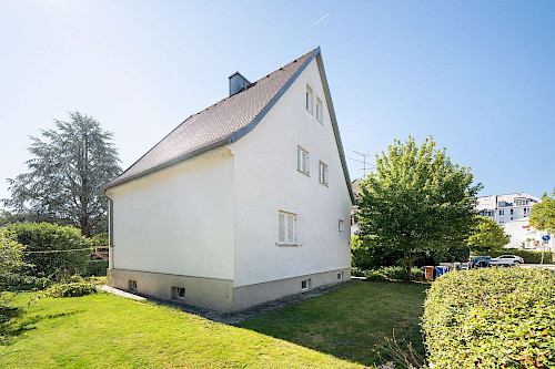 Nähe Waldfriedhof! Kompaktes Grundstück mit Altbestand und gutem Baurecht - Bild 6136511