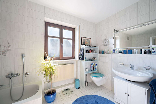 Zuhause! Charmante Doppelhaushälfte mit viel Platz und besonderem Flair - Bild 6218624