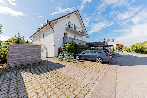 Gut angelegt! Gepflegtes Mehrfamilienhaus mit 5 Einheiten auf schönem Grundstück in Marzling - Bild 5999570