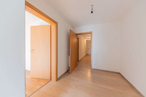 Kapitalanlage oder Selbstbezug! Schön geschnittene 2-Zimmer-Wohnung mit Süd-West-Balkon und Aussicht - Bild 6279387