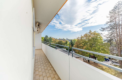 Kapitalanlage oder Selbstbezug! Schön geschnittene 2-Zimmer-Wohnung mit Süd-West-Balkon und Aussicht - Bild 6279387