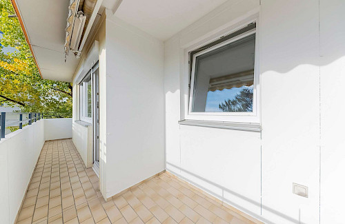 Kapitalanlage oder Selbstbezug! Schön geschnittene 2-Zimmer-Wohnung mit Süd-West-Balkon und Aussicht - Bild 6279387